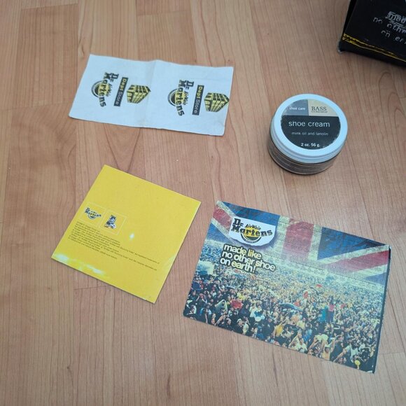 Vintage 1996 Dr. Martens Air Wair Size 6 US, 5 UK Navy Smooth 8 Eyelet Boots - Picture 3 of 14